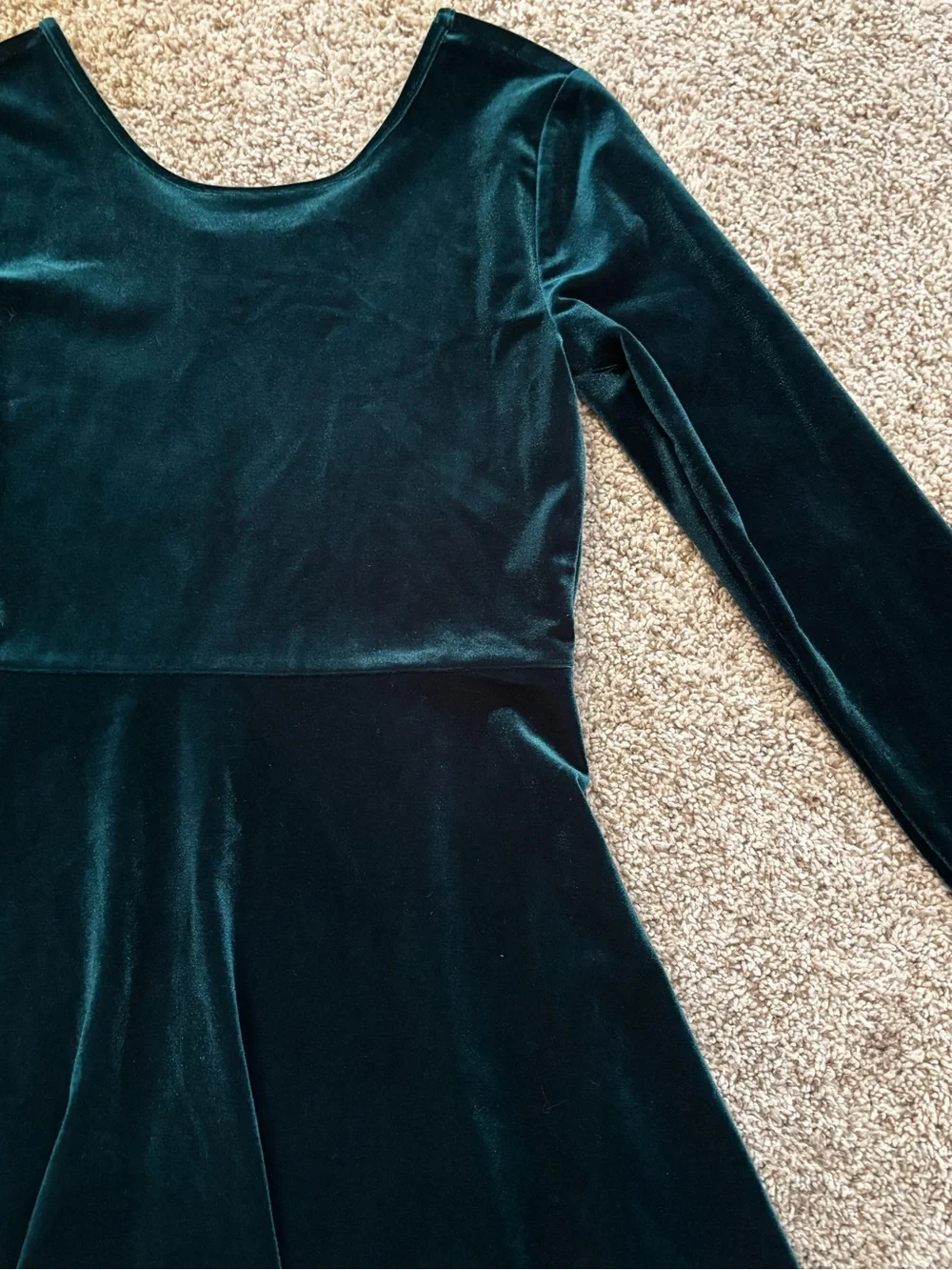 CHILDREN’S PLACE Velour dress. Size M.